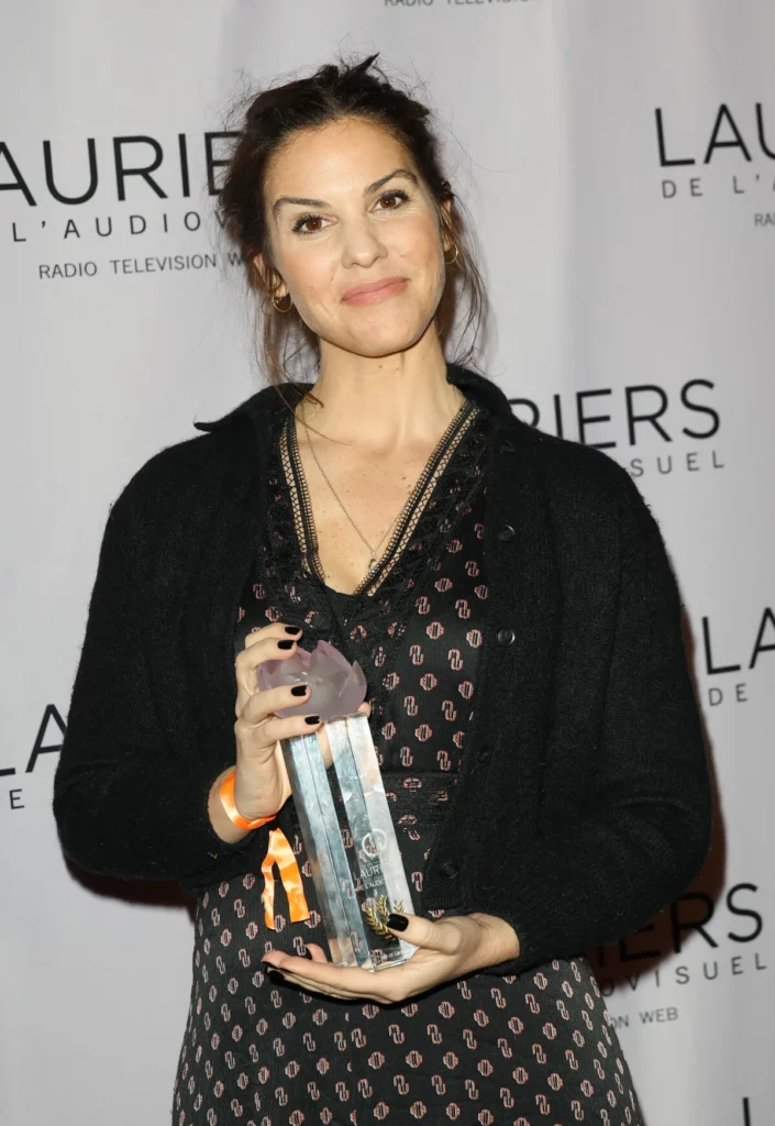 7642480-solene-chalvon-fioriti-laurier-du-docum-1200x0-1